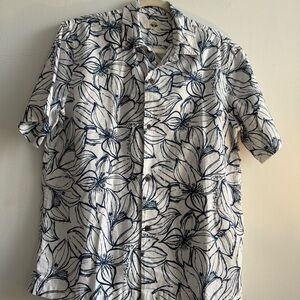 Dockers White and Blue Floral Shirt